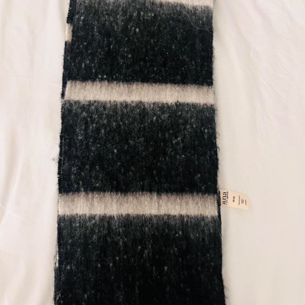 a.n.a Black and white Striped scarve